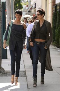 Nicole Murphy feet photo thumbnail