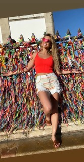 Lívia Andrade feet photo thumbnail