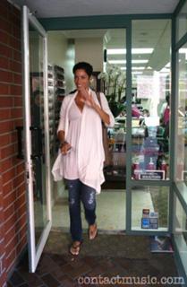 Nicole Murphy feet photo thumbnail