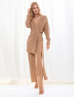 Rosie Huntington-Whiteley feet photo thumbnail