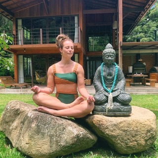 Paolla Oliveira feet photo thumbnail