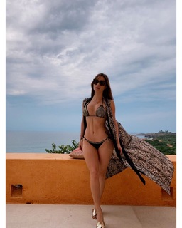 Cynthia Rodríguez feet photo thumbnail
