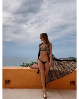 Cynthia Rodríguez feet photo thumbnail