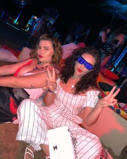 Kéfera Buchmann feet photo thumbnail