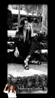 Juliana Paes feet photo thumbnail