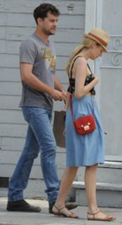 Diane Kruger feet photo thumbnail