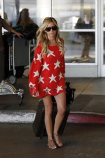 Ashley Tisdale feet photo thumbnail