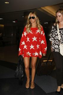 Ashley Tisdale feet photo thumbnail