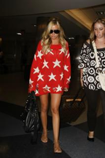 Ashley Tisdale feet photo thumbnail