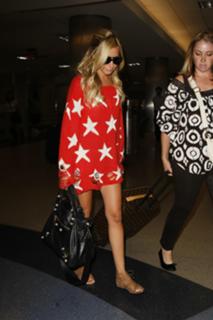 Ashley Tisdale feet photo thumbnail