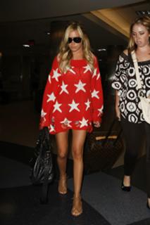 Ashley Tisdale feet photo thumbnail