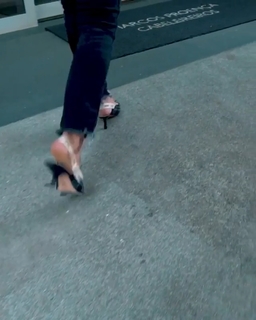 Flávia Alessandra feet photo thumbnail