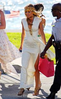 AnnaLynne McCord feet photo thumbnail