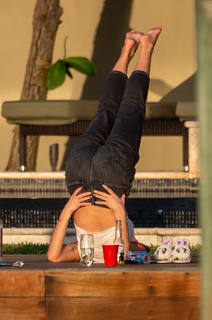 Dua Lipa feet photo thumbnail