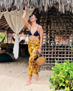 Juliana Paes feet photo thumbnail