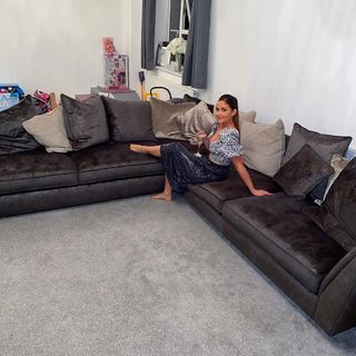 Jacqueline Jossa feet photo thumbnail