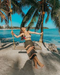 Jade Picon feet photo thumbnail