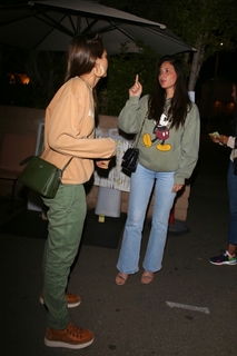 Olivia Munn feet photo thumbnail