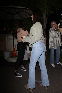 Olivia Munn feet photo thumbnail