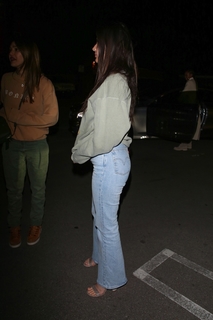 Olivia Munn feet photo thumbnail