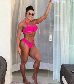 Gracyanne Barbosa feet photo thumbnail
