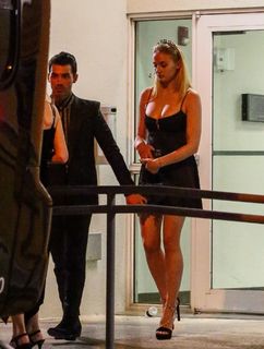 Sophie Turner feet photo thumbnail