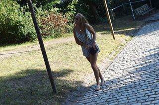 Giulia Gwinn feet photo 2