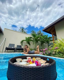 Hina Khan feet photo thumbnail