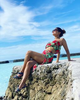 Hina Khan feet photo thumbnail