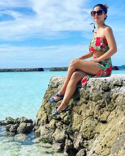 Hina Khan feet photo thumbnail
