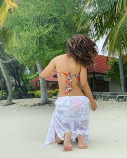 Hina Khan feet photo thumbnail