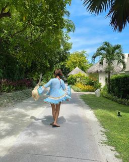 Hina Khan feet photo thumbnail