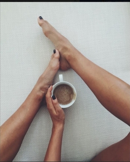 Anna Lewandowska feet photo thumbnail