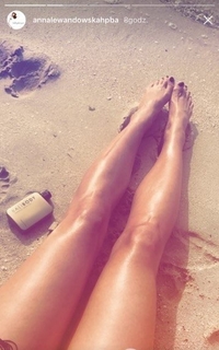 Anna Lewandowska feet photo thumbnail
