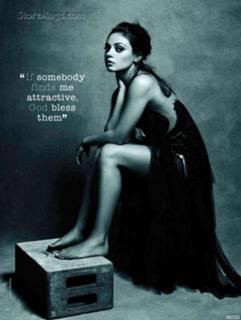 Mila Kunis feet photo thumbnail