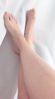 Alaine Crissiê feet photo thumbnail