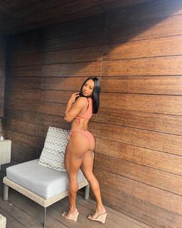 Qimmah Russo feet photo thumbnail