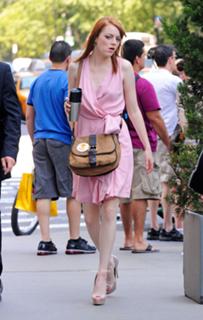 Emma Stone feet photo thumbnail