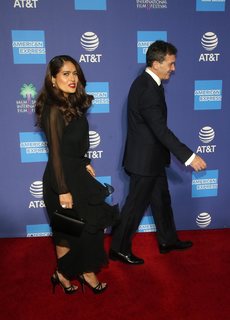 Salma Hayek feet photo thumbnail