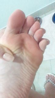 Alaine Crissiê feet photo thumbnail