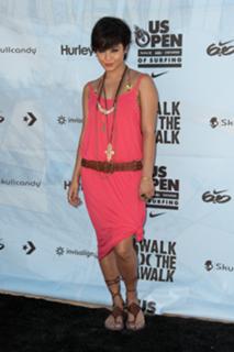 Vanessa Hudgens feet photo thumbnail