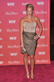 Chelsea Handler feet photo thumbnail