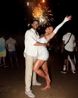 Sabrina Sato feet photo thumbnail