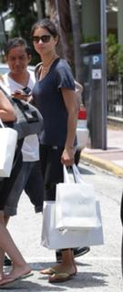 Adriana Lima feet photo thumbnail