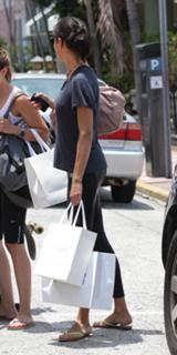Adriana Lima feet photo thumbnail
