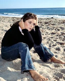 Margot Kidder feet photo 5