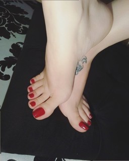 Jaqueline Mello feet photo thumbnail