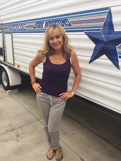 Megyn Price feet photo 3