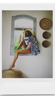 Bruna Marquezine feet photo thumbnail