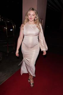 Iskra Lawrence feet photo thumbnail